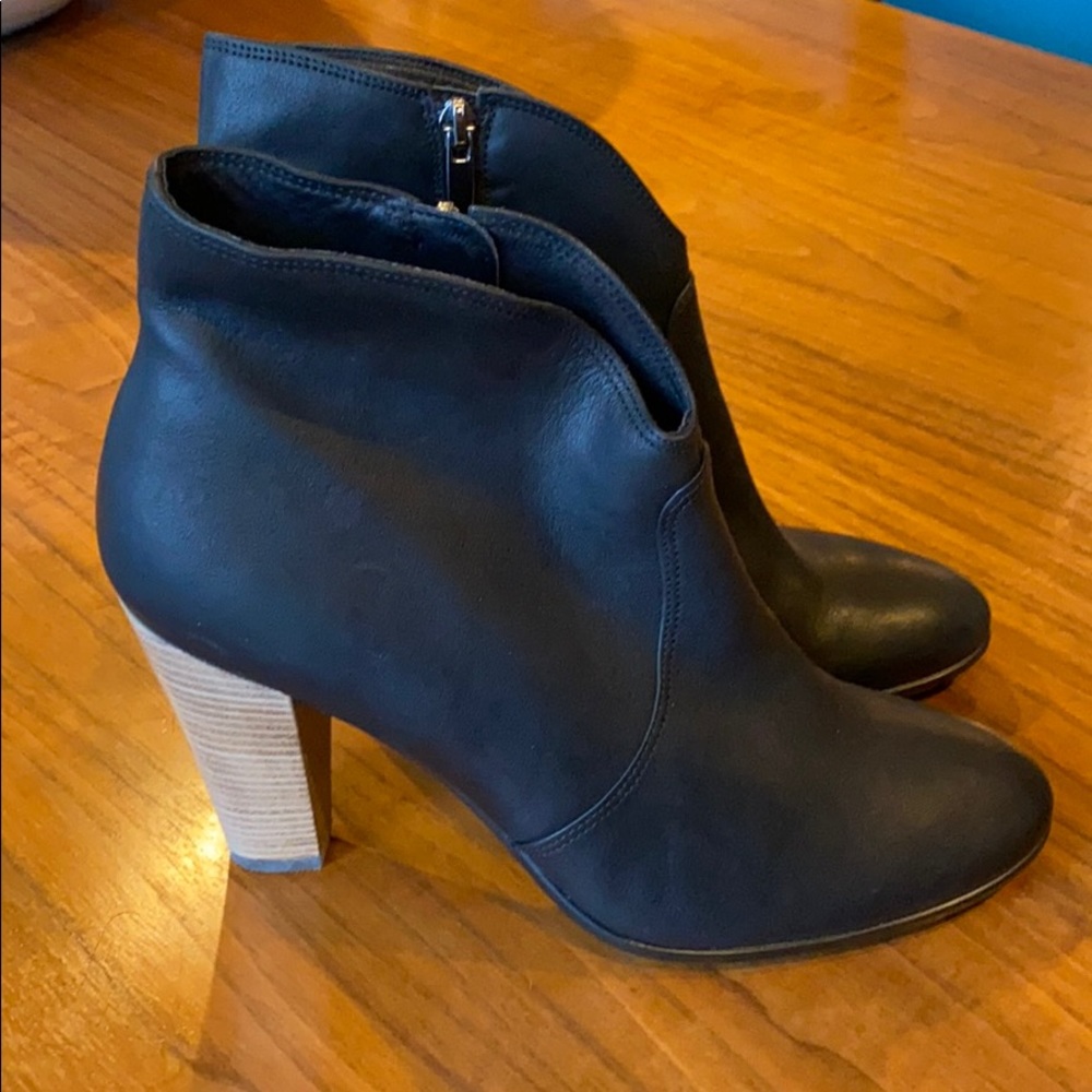 ECCO Booties - Picture 2 of 3